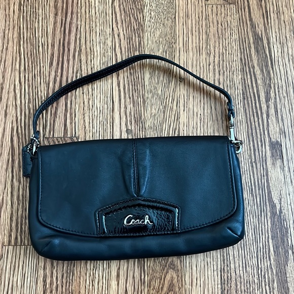 Coach Handbags - Coach Clutch